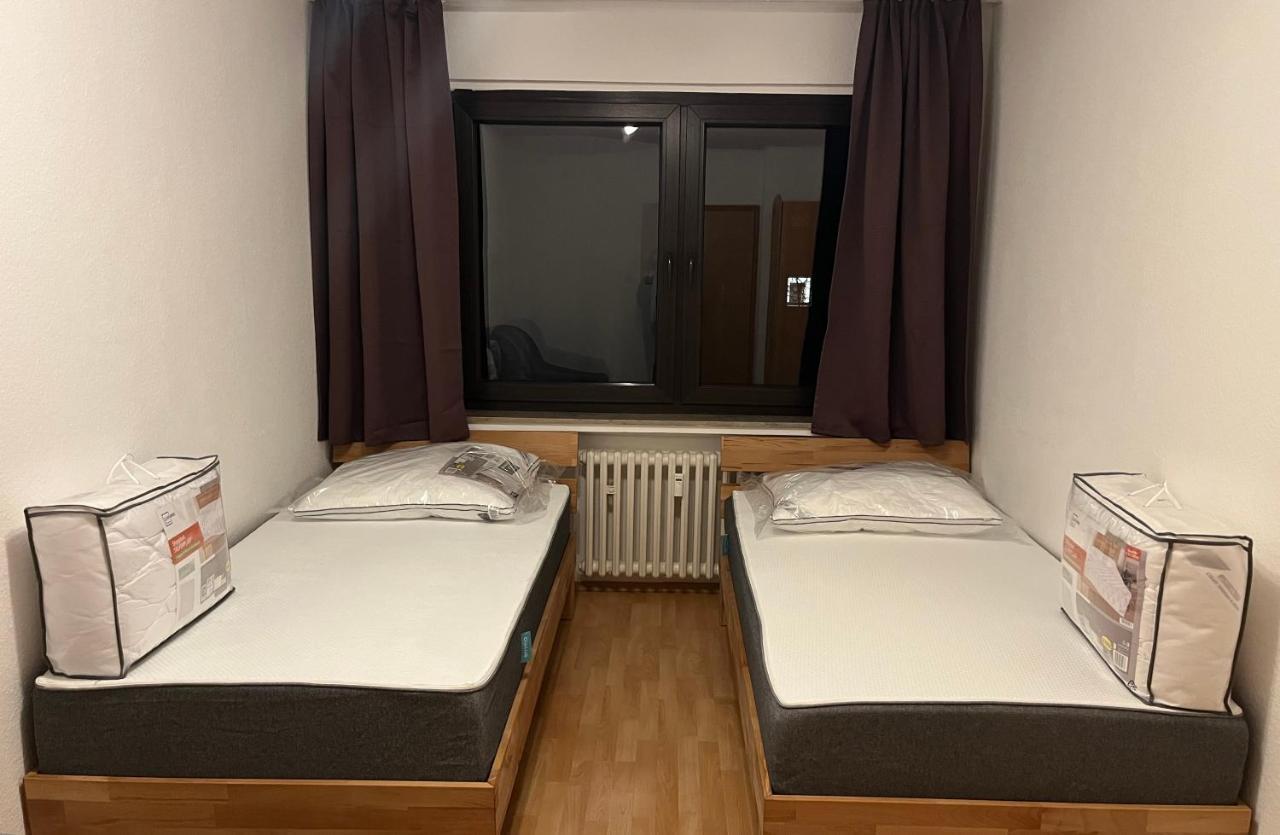 Zimmer Fuer Monteure, Handwerker Oder Reisende 에센 외부 사진