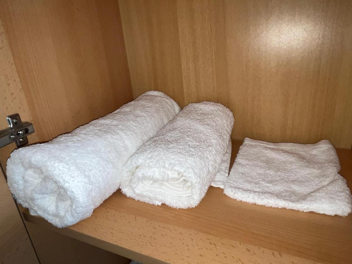 Zimmer Fuer Monteure, Handwerker Oder Reisende 에센 외부 사진