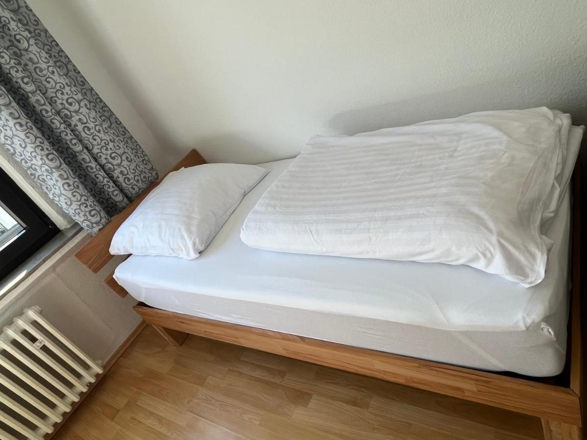 Zimmer Fuer Monteure, Handwerker Oder Reisende 에센 외부 사진